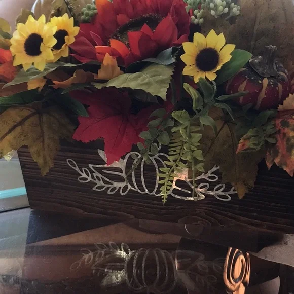 HAND CRAFTED UNIQUE Fall Table Decoration - Picture 7 of 11
